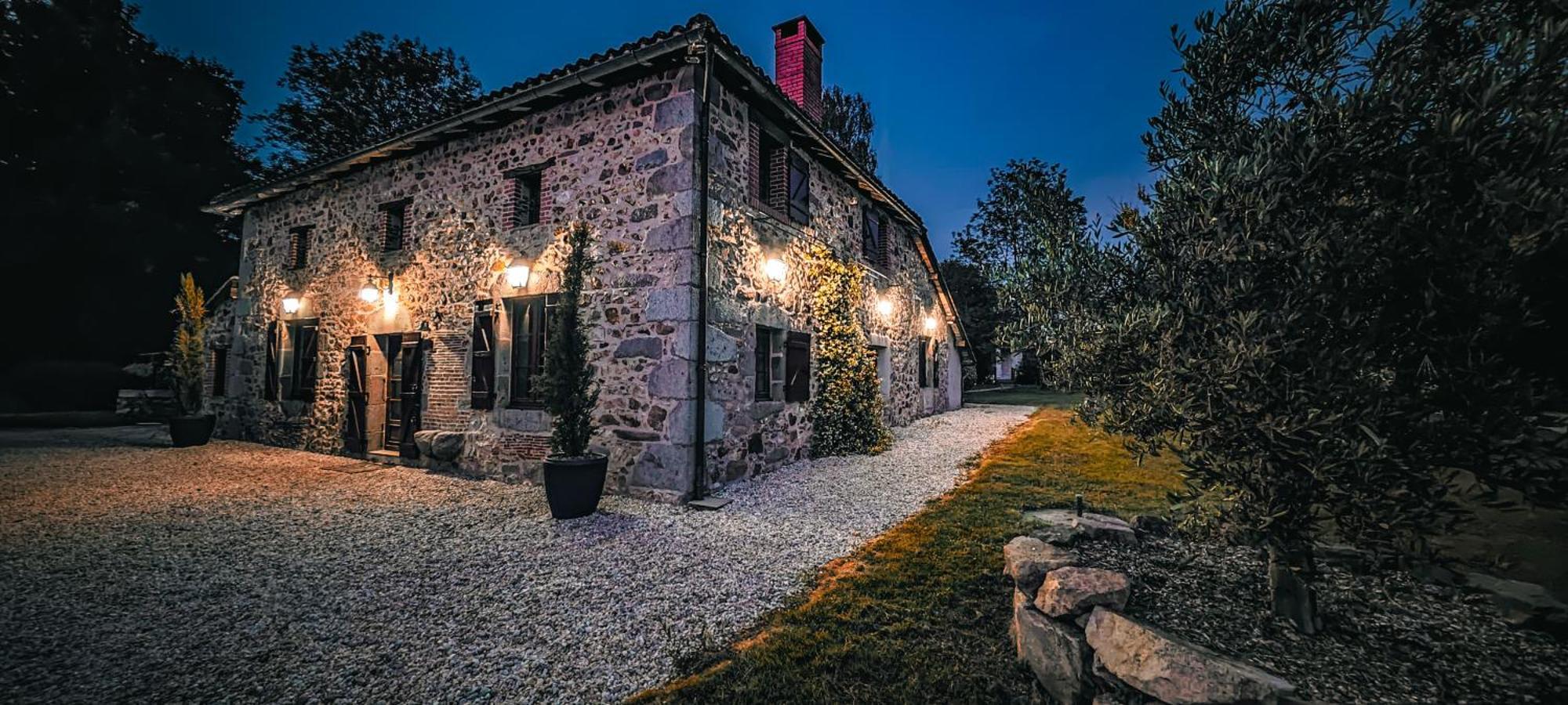 Villa Tagibao Avec Piscine Chauffee Et Spa Lesterps Eksteriør bilde